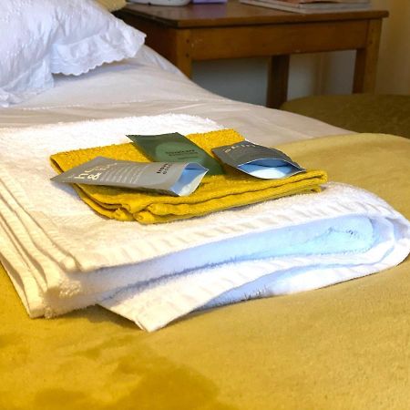 Cilffriw Farm Apartment Neath Ngoại thất bức ảnh