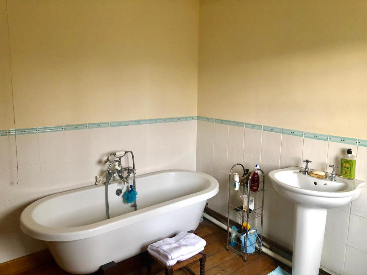 Cilffriw Farm Apartment Neath Ngoại thất bức ảnh